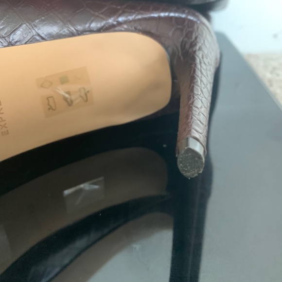 Express Croc Booties - Picture 6 of 9